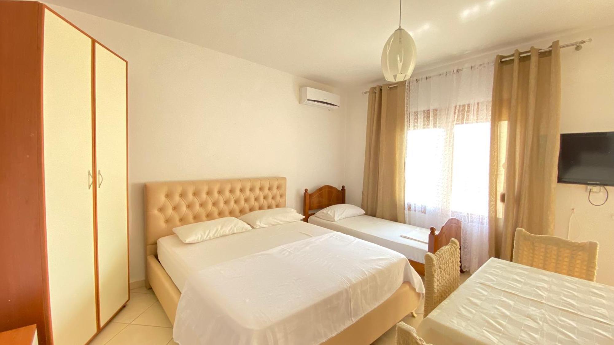Apartament Radhime วญอเรอ ภายนอก รูปภาพ